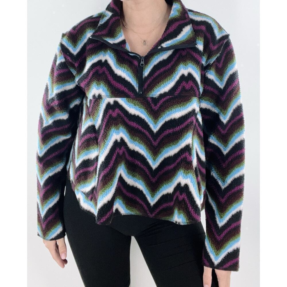 NWT Urban Outfitters Half Zip Cropped Zig Zag Fleece Size Medium